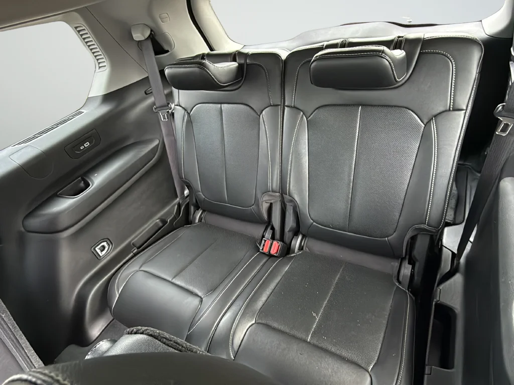 Used 2023 Gray Jeep Limited image 39