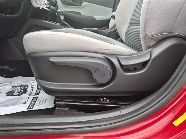 Used 2022 Red Hyundai SE image 15