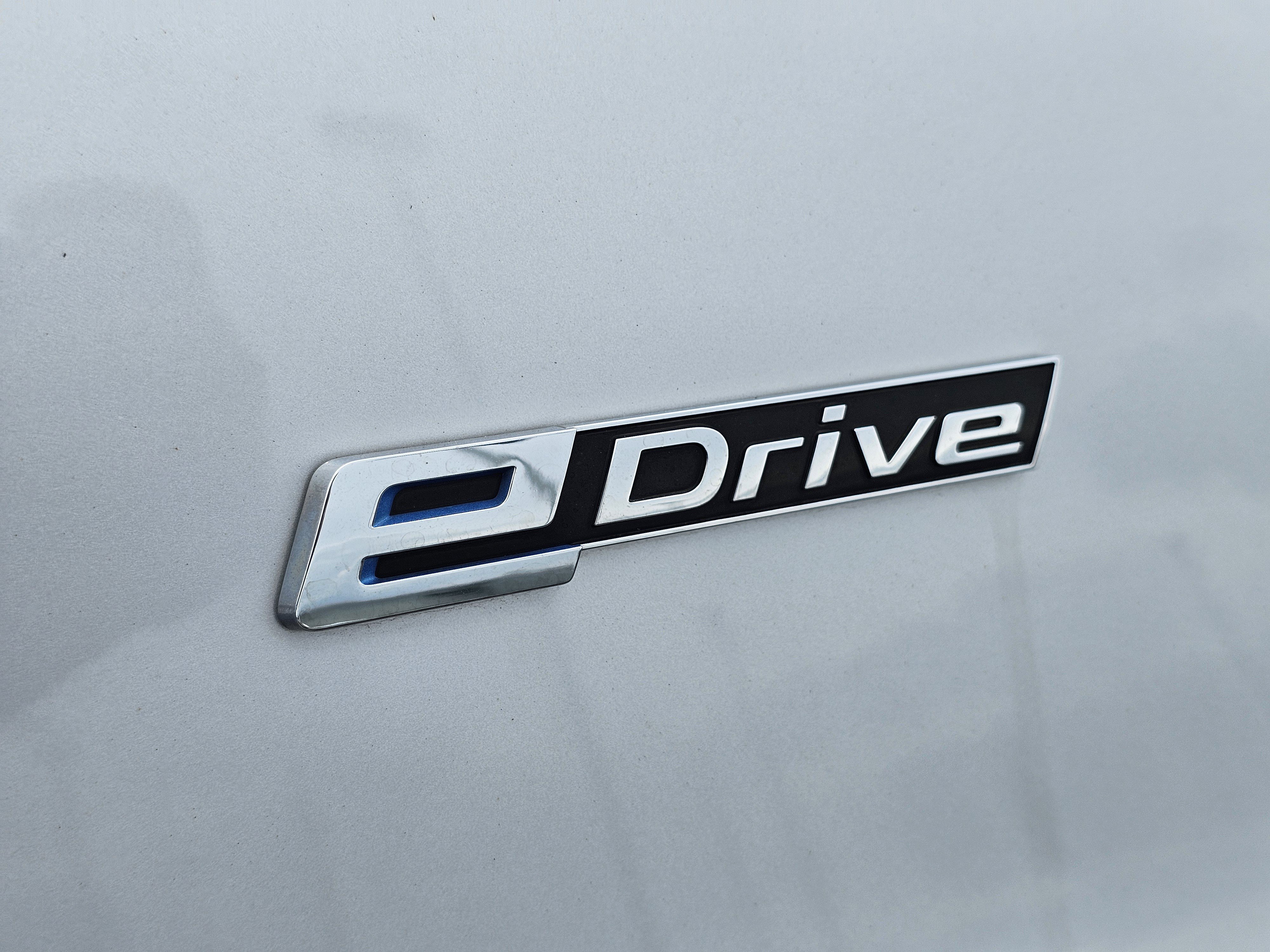 2019 BMW 5 Series 530e - Photo 13