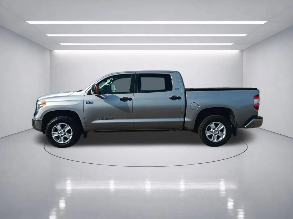 Used 2016 Silver Sky Metallic Toyota SR5 image 4