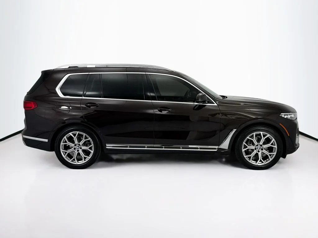 Used 2022 Brown BMW xDrive40i image 4