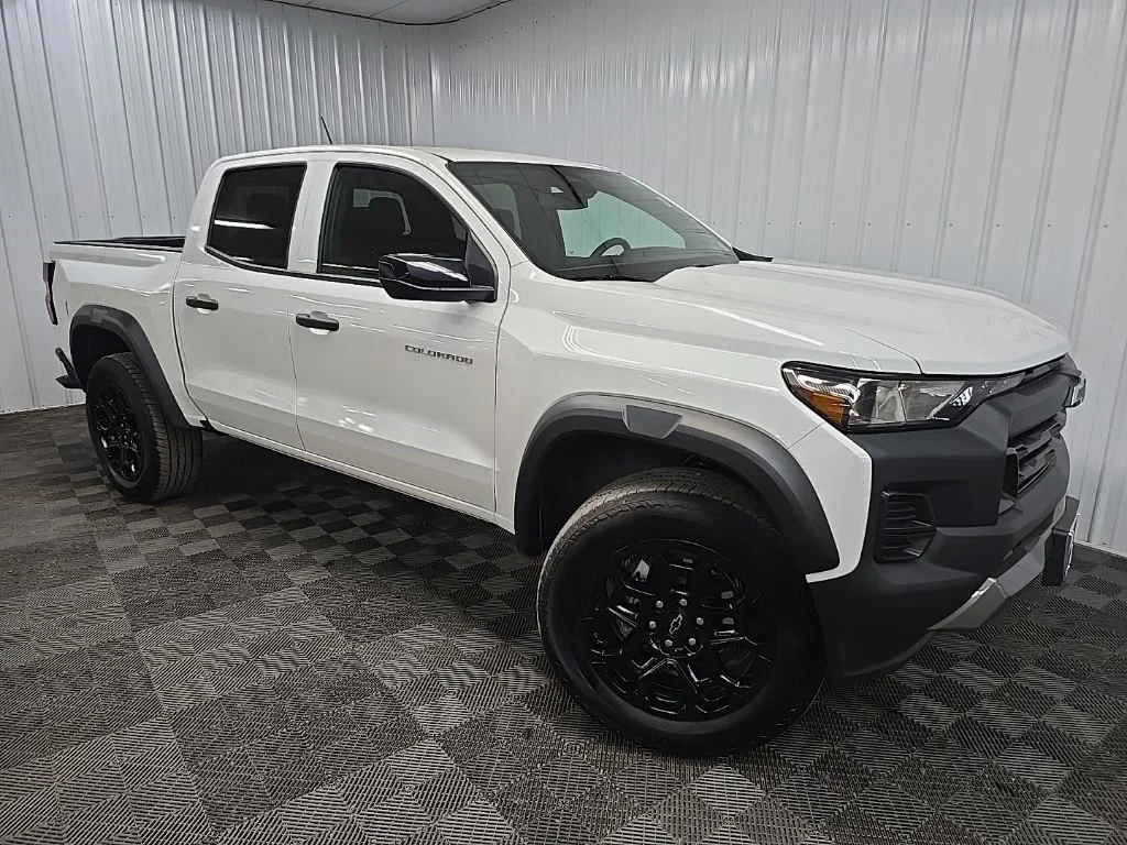 Used 2026 White Chevrolet Trail Boss image 7