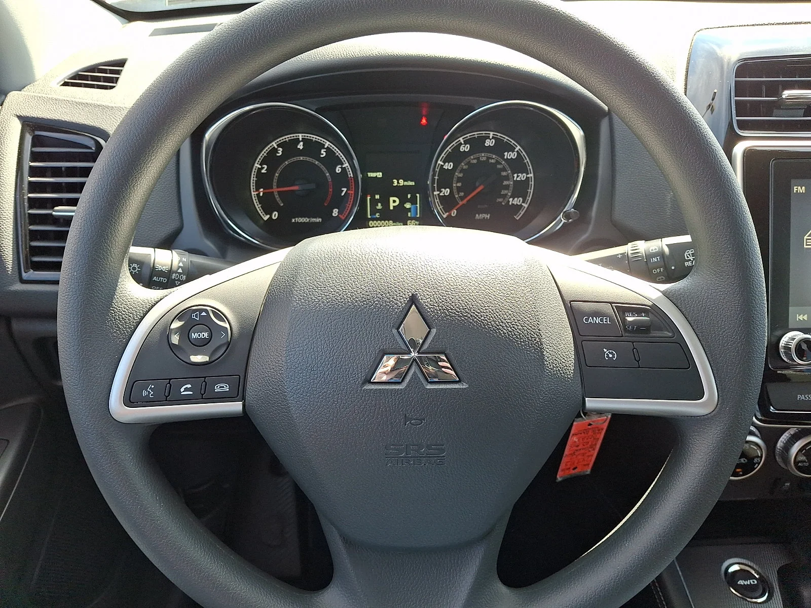 New 2027 White Mitsubishi 2.0 ES image 17