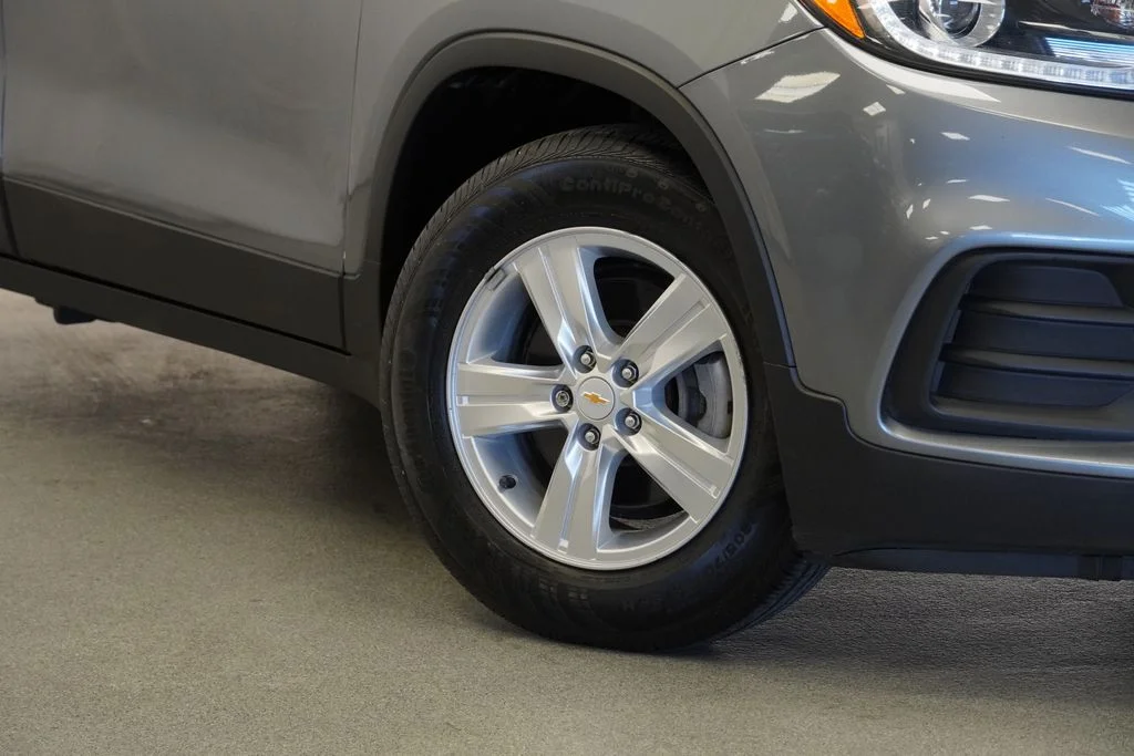 Used 2019 Gray Chevrolet LT image 9