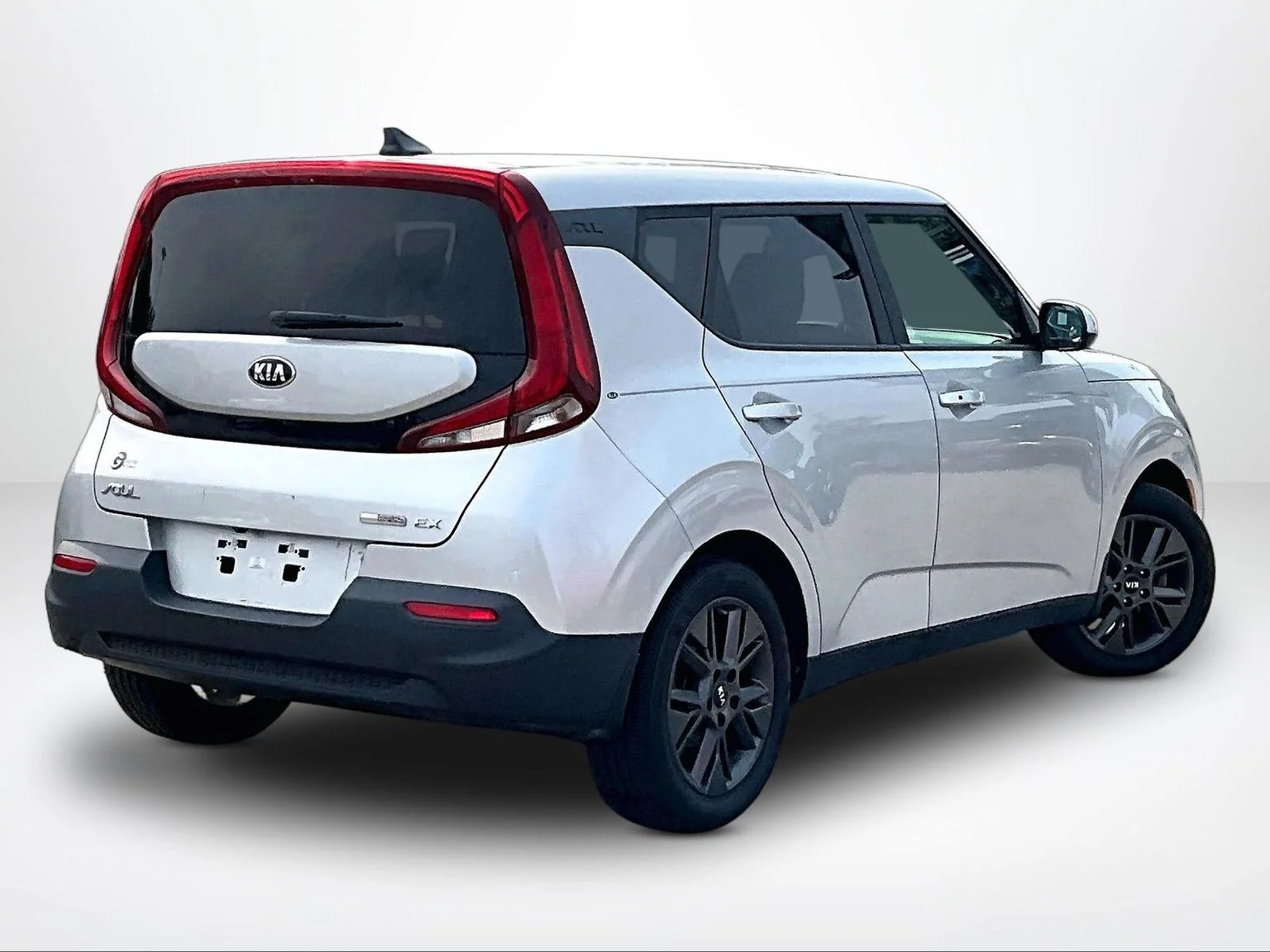 Used 2020 Silver Kia EX image 3