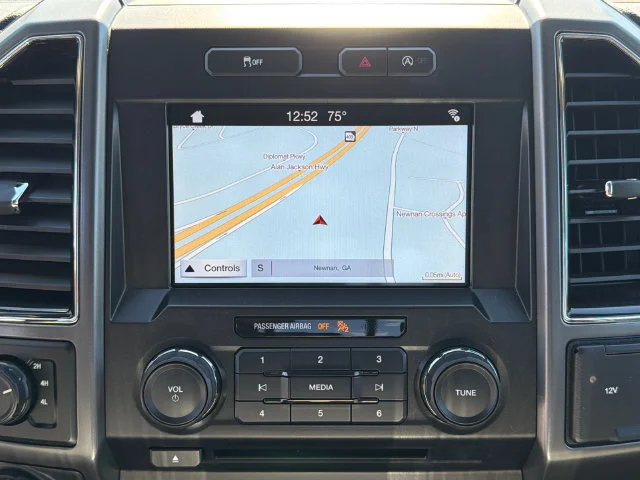 Used 2018 Silver Ford XLT image 28
