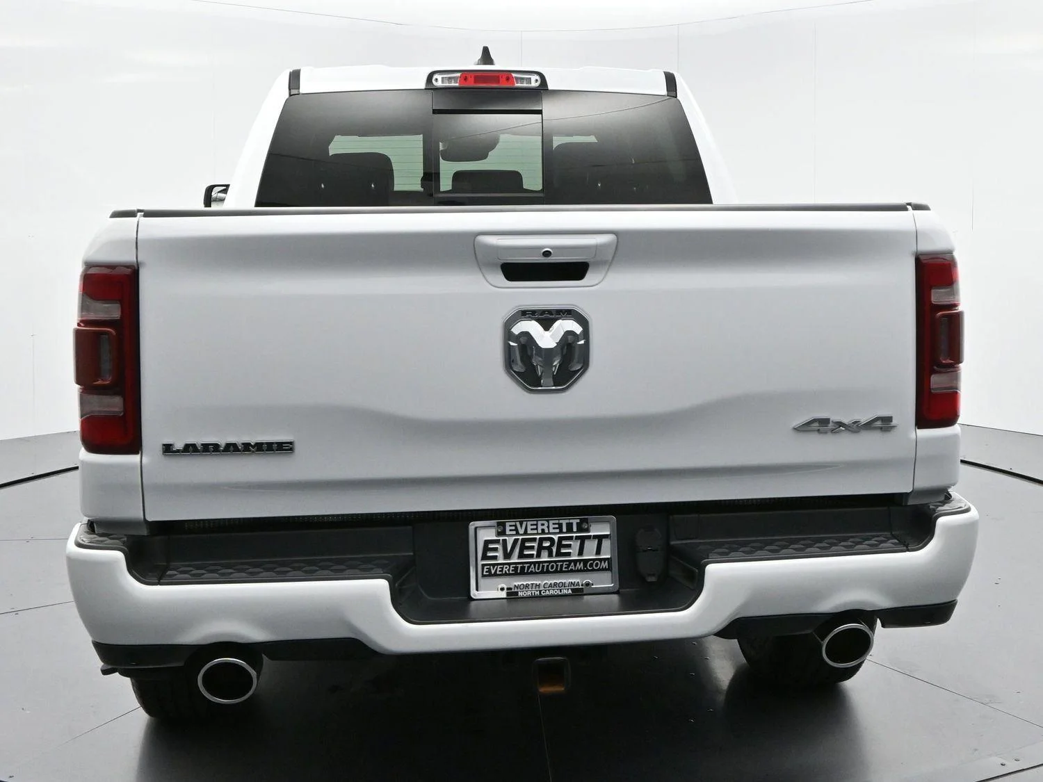 Used 2022 White Ram Laramie image 6