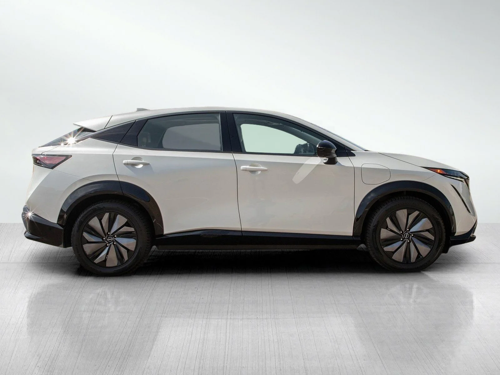 Used 2024 Everest White Pearl Tricoat Nissan EVOLVE+ e-4ORCE image 6