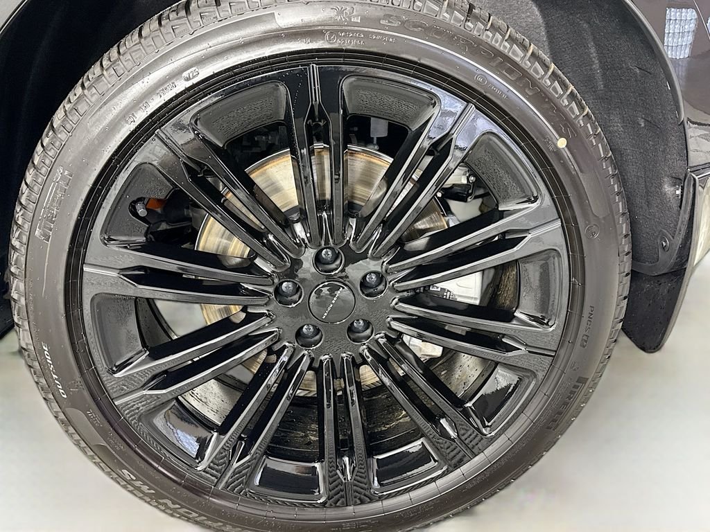 New 2026 Santorini Black LAND ROVER SE LWB 7-Seats / V8 image 32