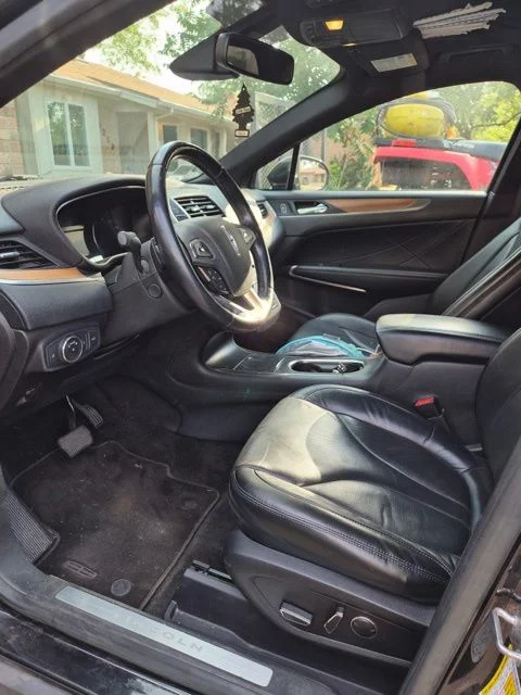 Used 2015 Black Lincoln Base image 6