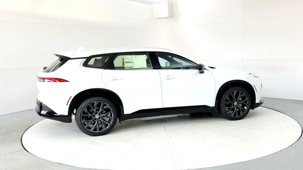 New 2026 Oxygen White Toyota Limited image 6
