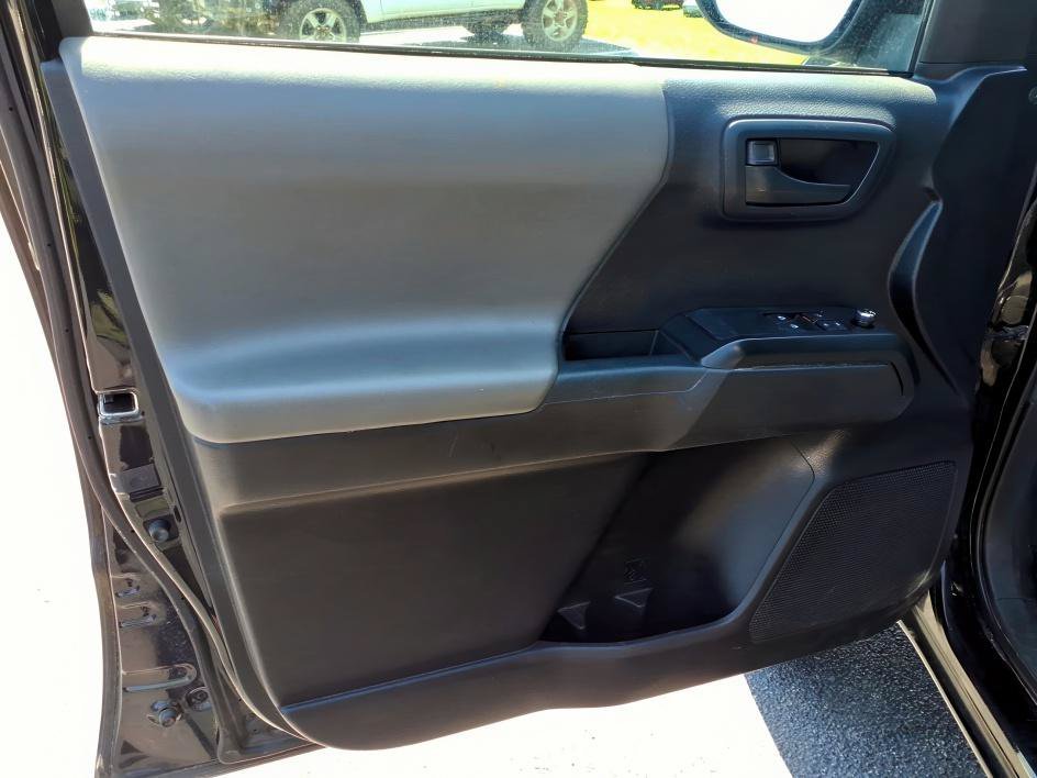 Used 2018 Midnight Black Metallic Toyota SR image 14