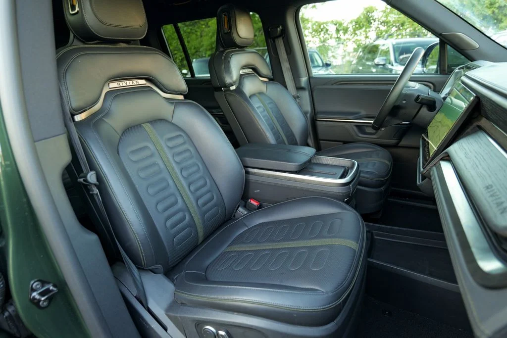 Used 2025 Green Rivian Adventure Dual Motor Standard Pack image 37