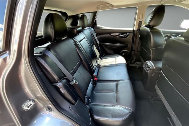 Used 2022 Gray Nissan SL image 26