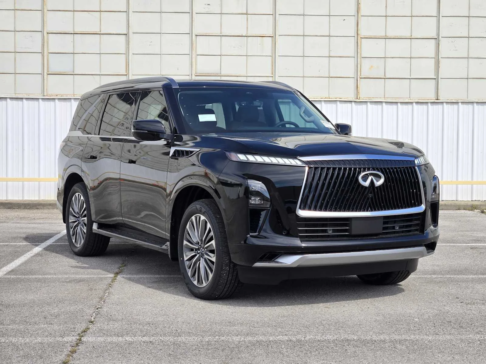 New 2026 BLACK OBSIDIAN INFINITI Luxe 2WD image 2