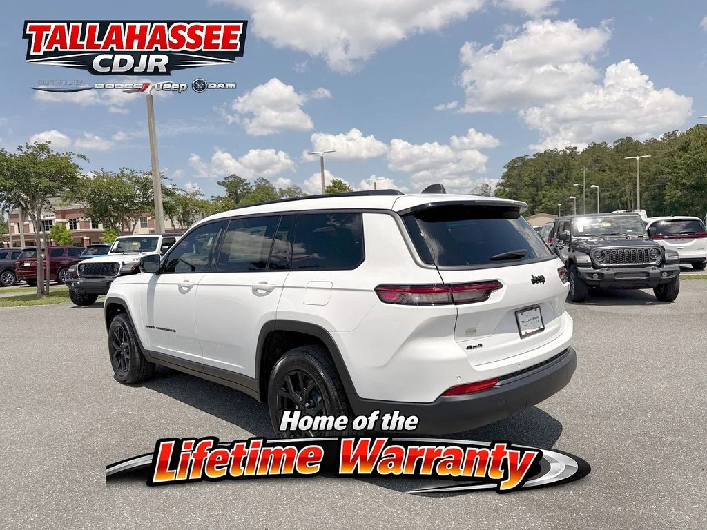 New 2026 Bright White Clear-Coat Exterior Paint Jeep Altitude image 5