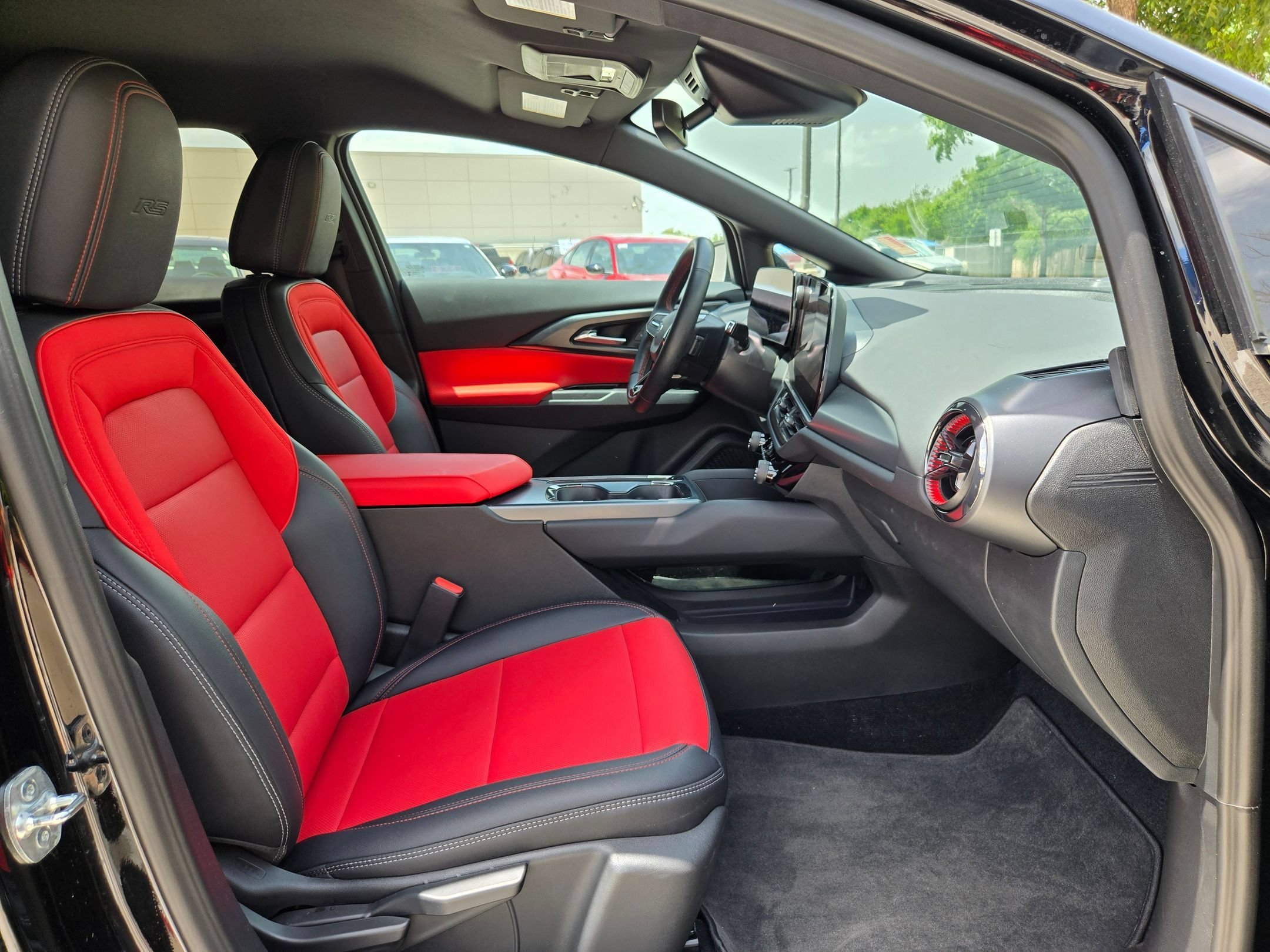 Used 2025 Black Chevrolet RS image 27