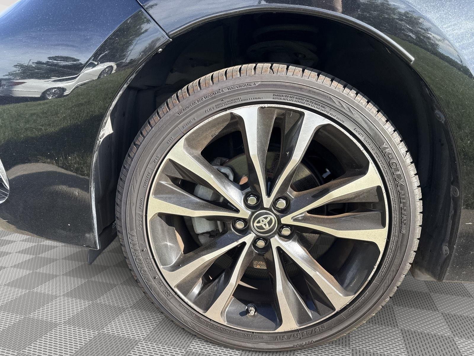 Certified Used 2018 Black Sand Pearl Toyota SE image 8