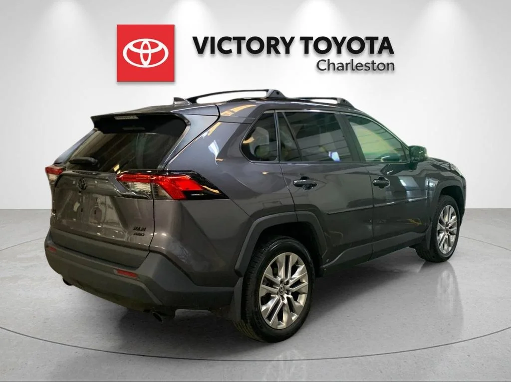 Used 2024 Gray Toyota XLE Premium image 7