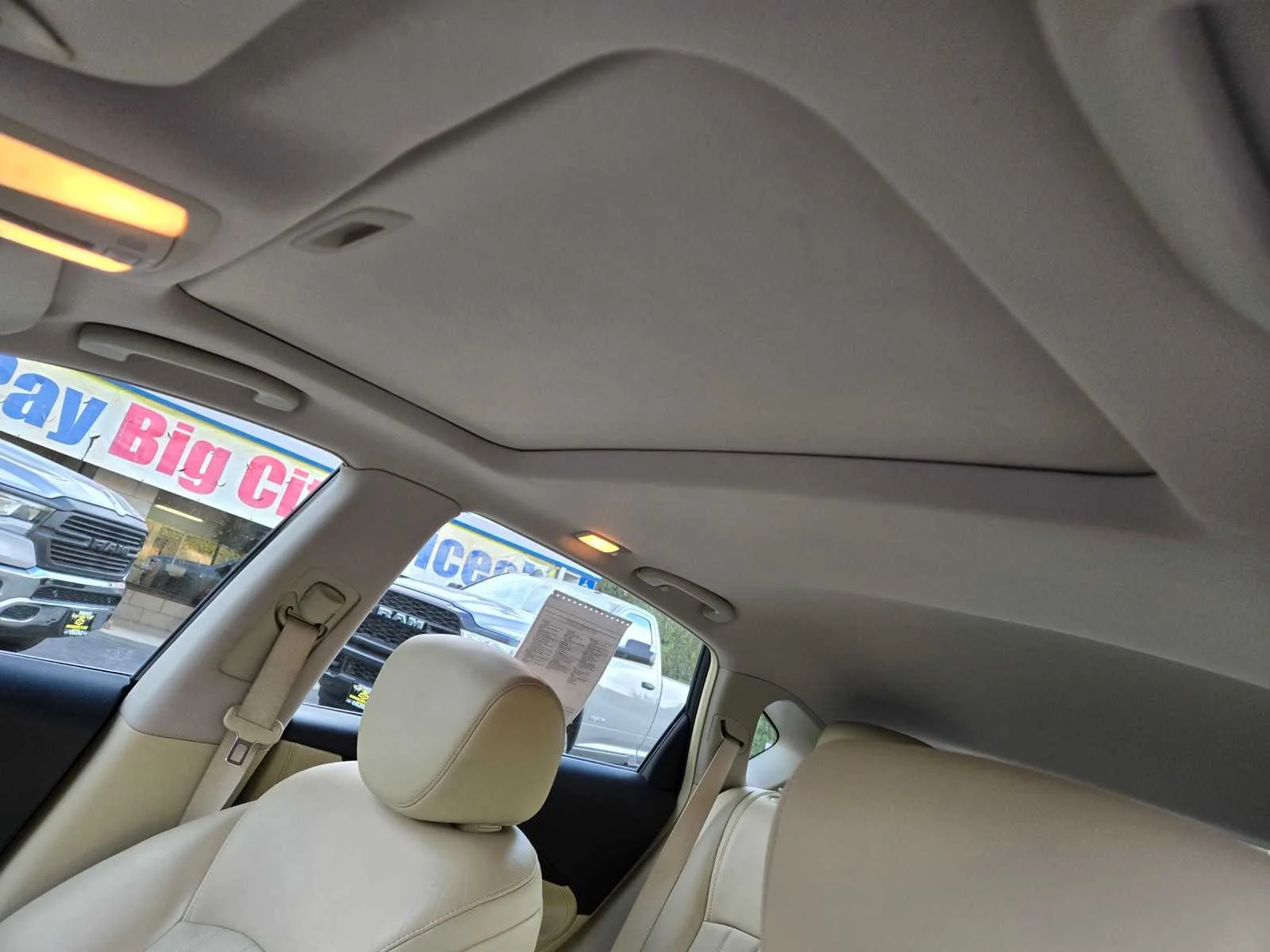 Used 2016  INFINITI  image 15