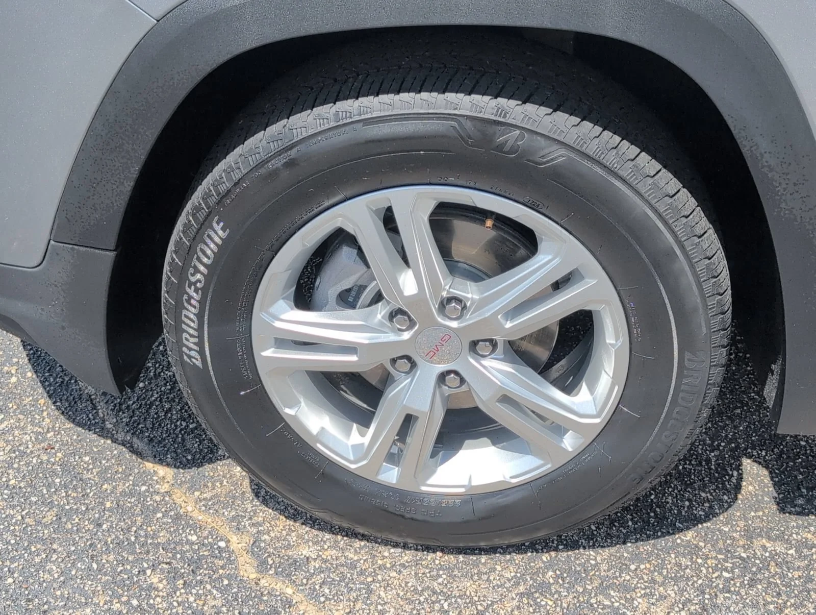 Used 2024 Sterling Metallic GMC SLE image 11