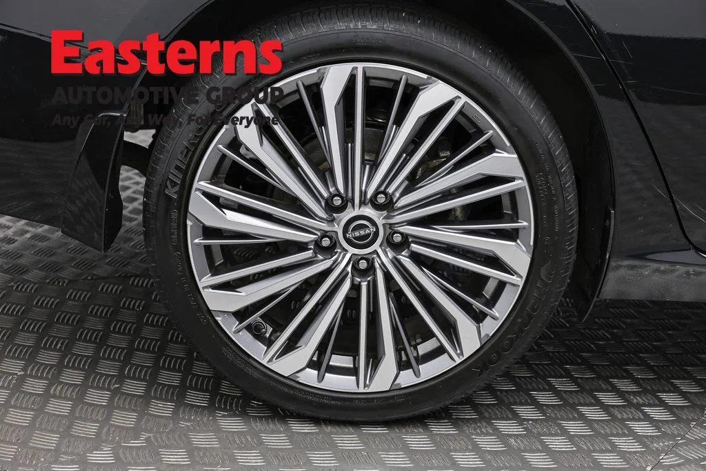 Used 2024 Black Nissan 2.5 SL image 30