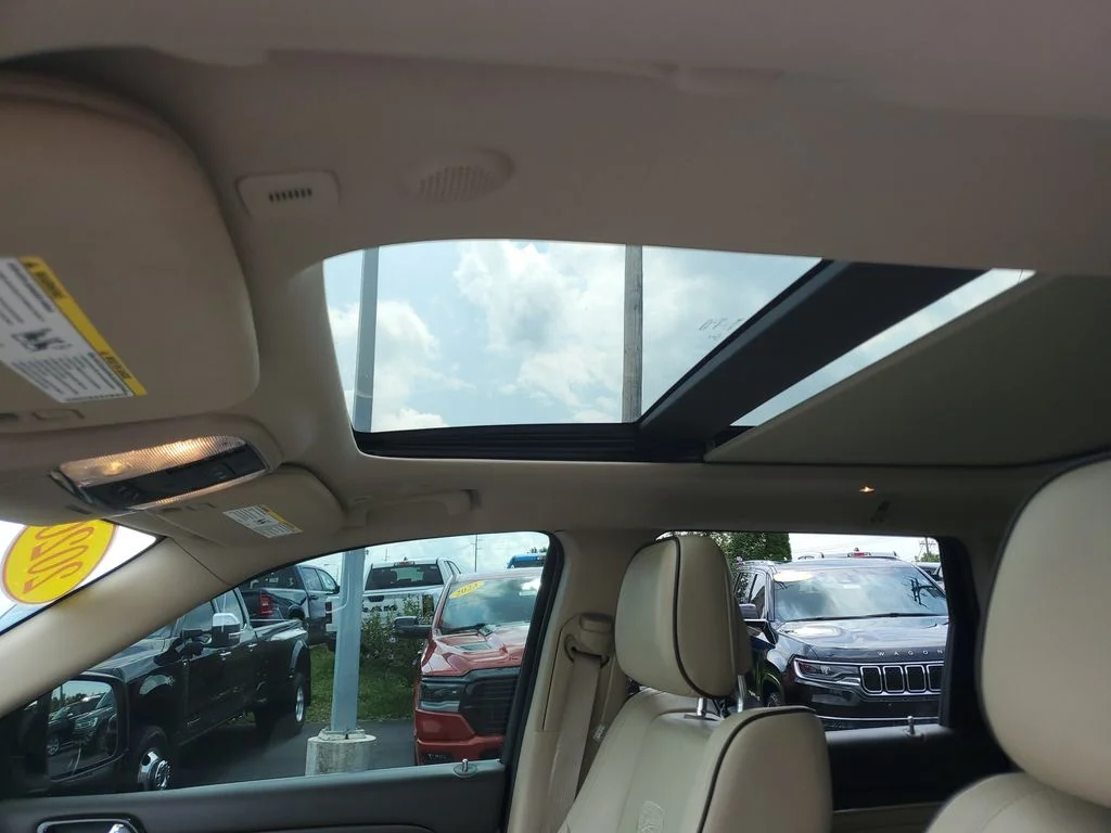 Used 2020 White Jeep Overland image 17