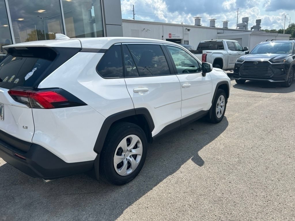 Used 2024 Ice Toyota LE image 3