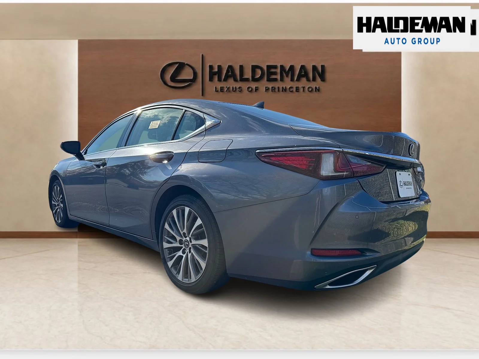 Used 2019 Nebula Gray Pearl Lexus  image 3