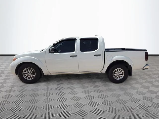 Used 2017 White Nissan SV image 4
