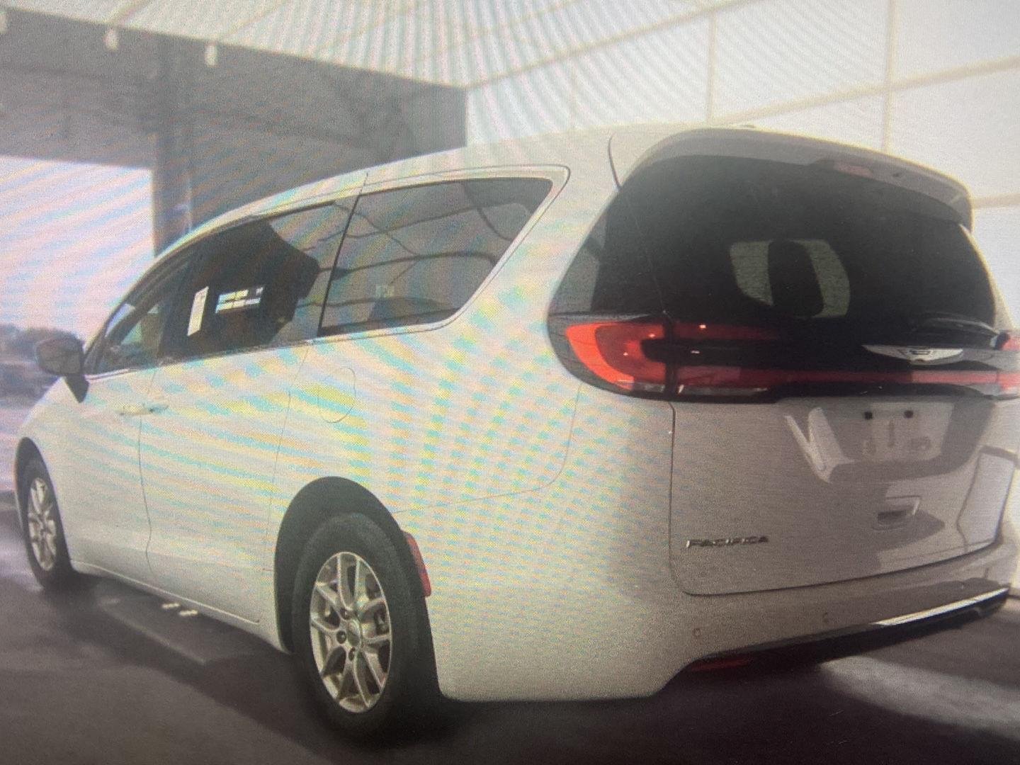 Used 2024 Bright White Clearcoat Chrysler Touring L image 9