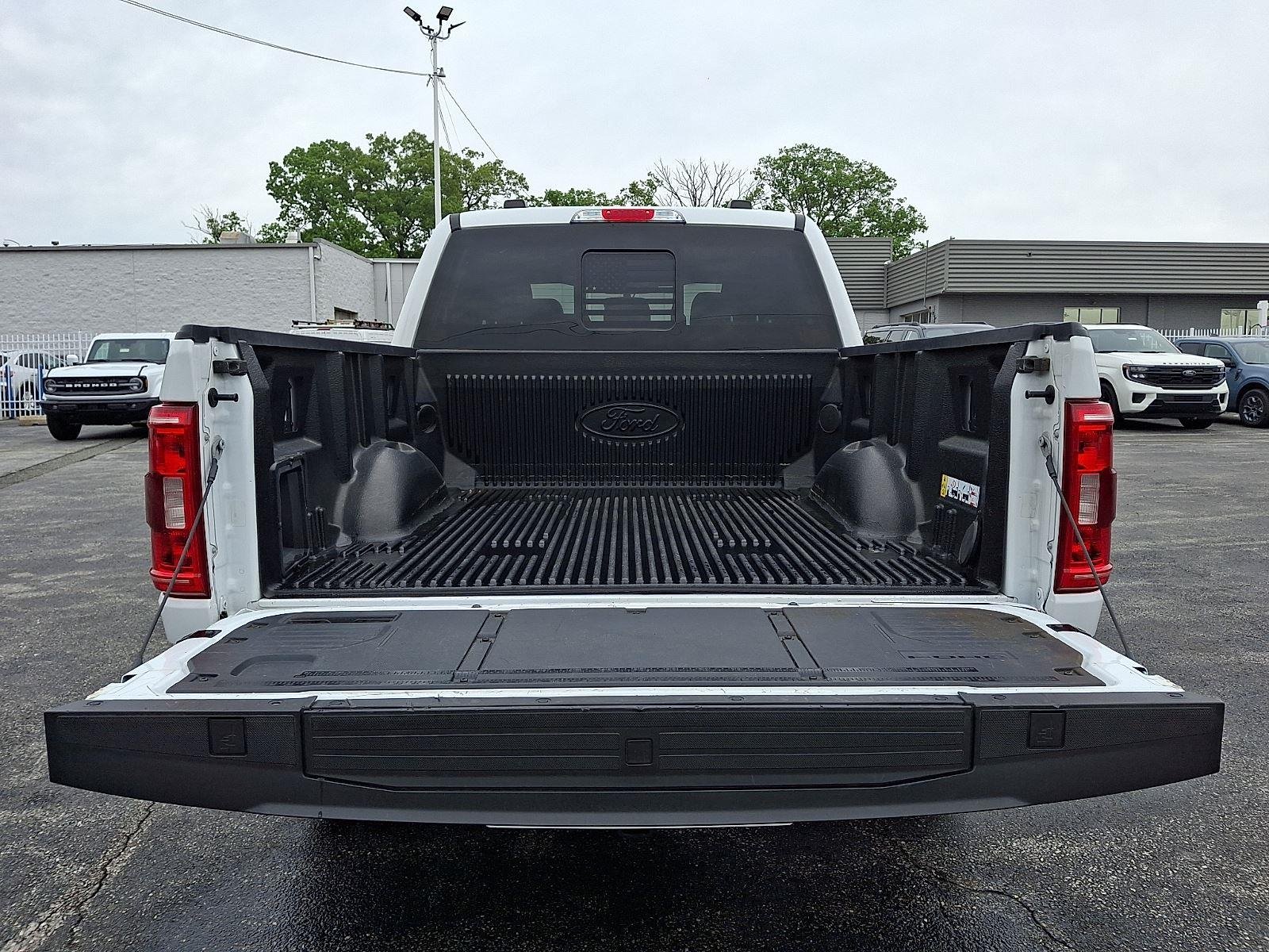 Certified Used 2022 Oxford White Ford XLT image 29