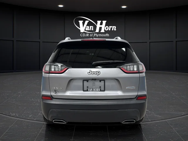 Used 2020 Billet Silver Metallic Jeep Latitude image 6