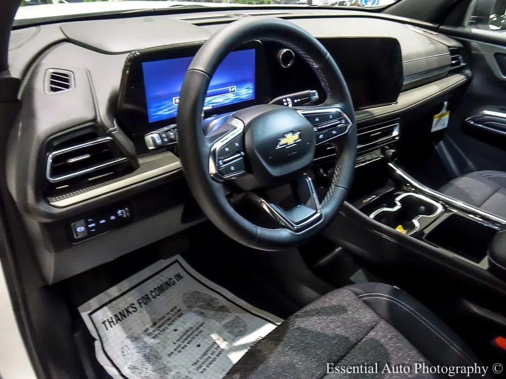 New 2026 Summit White Chevrolet LT image 10