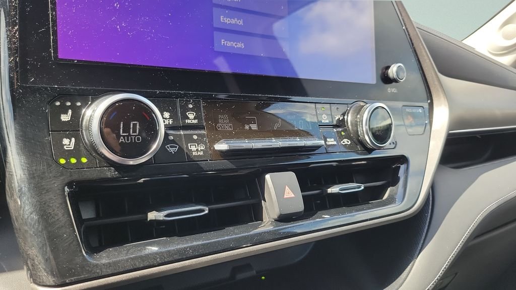 Used 2023  Toyota Limited image 19