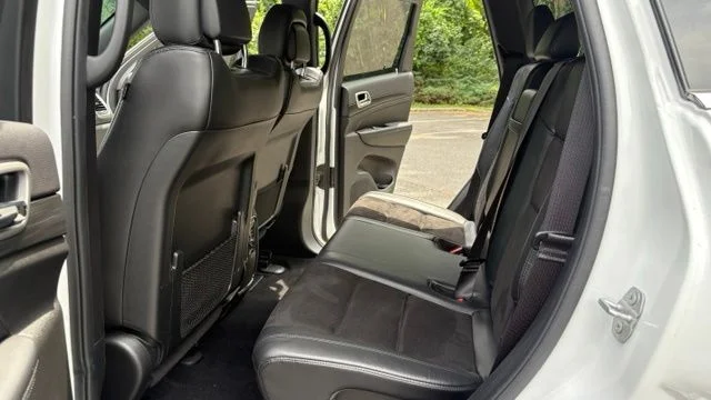 Used 2020 Bright White Clearcoat Jeep Laredo image 33