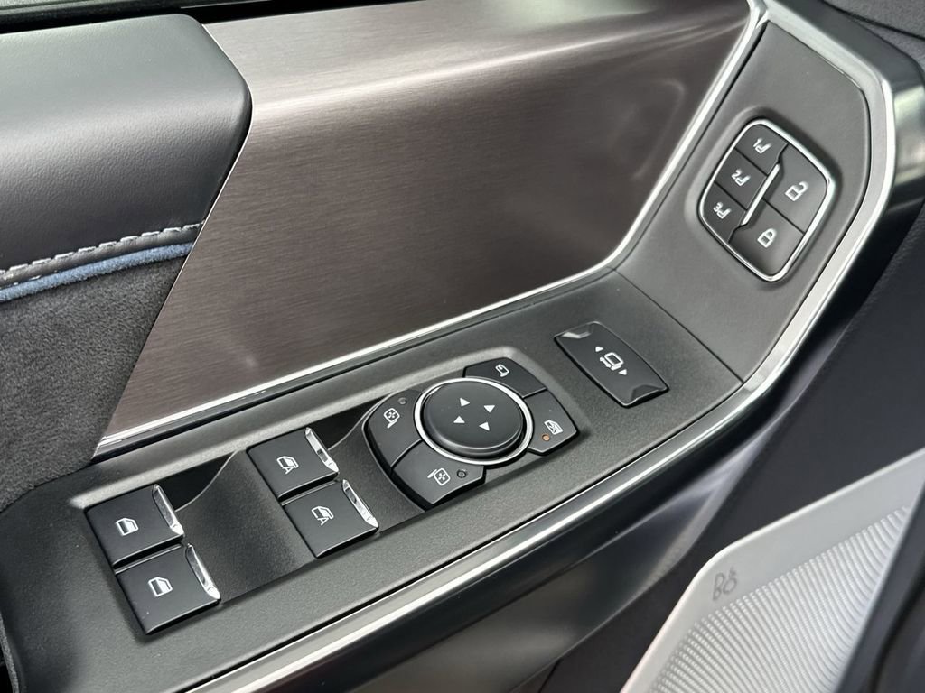 Used 2026  Ford XL image 25