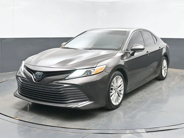 Used 2018 Brown Toyota XLE image 4