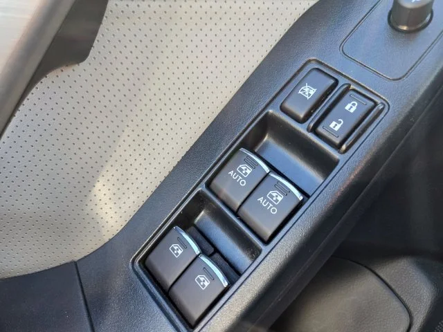 Used 2018 Green Subaru 2.5i Limited image 39