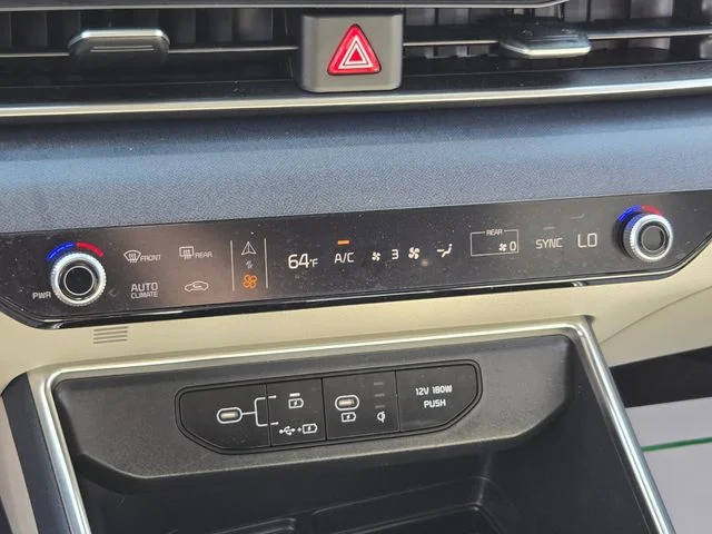 Used 2025 White Kia SX image 29