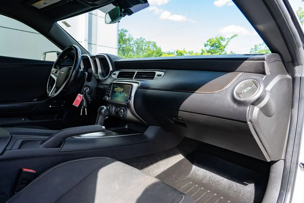 Used 2015 White Chevrolet 1LT image 22