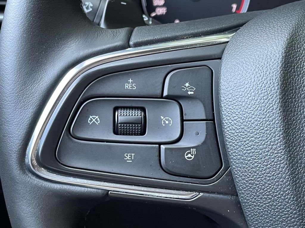 Used 2022 Blue Buick Essence image 20