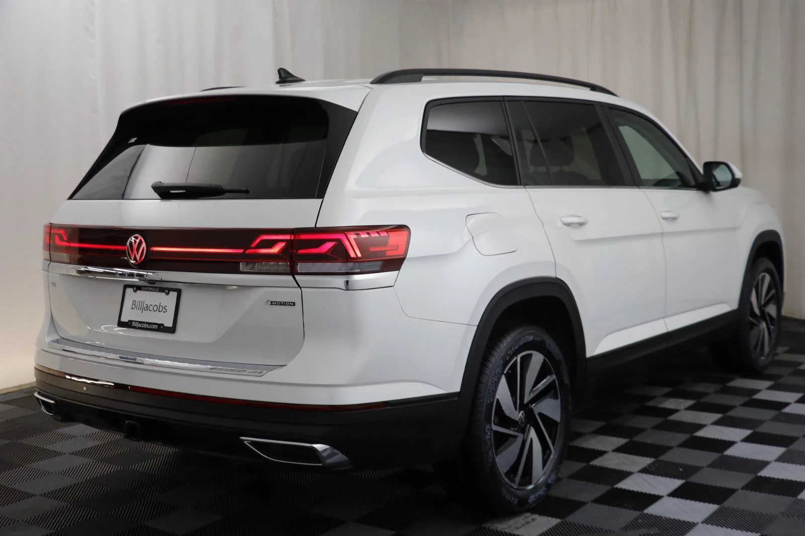 2026 Volkswagen Atlas SE w/Tech - Photo 17