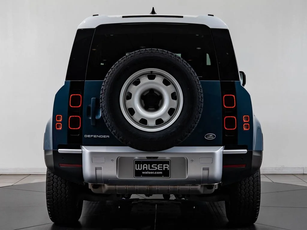 Used 2023 Tasman Blue Metallic Land Rover S image 7