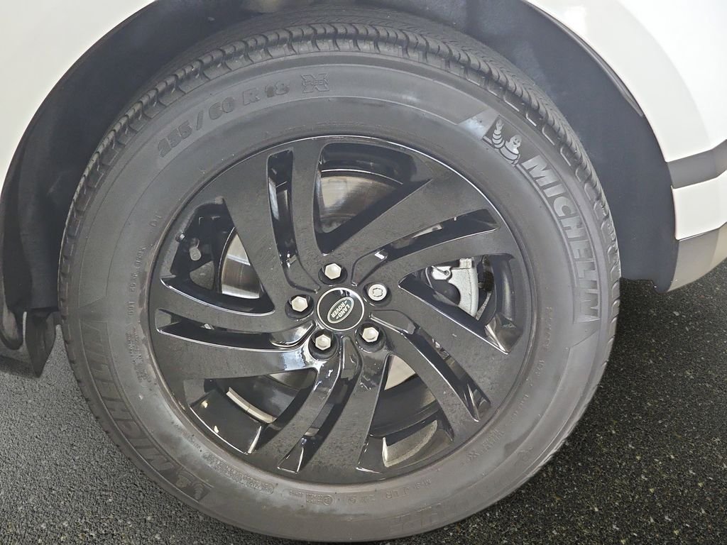 Used 2023 White Land Rover S image 37