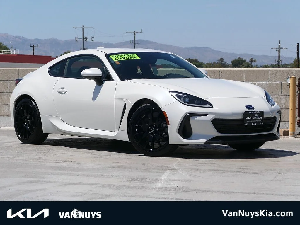 Used 2023 White Subaru Limited image 1