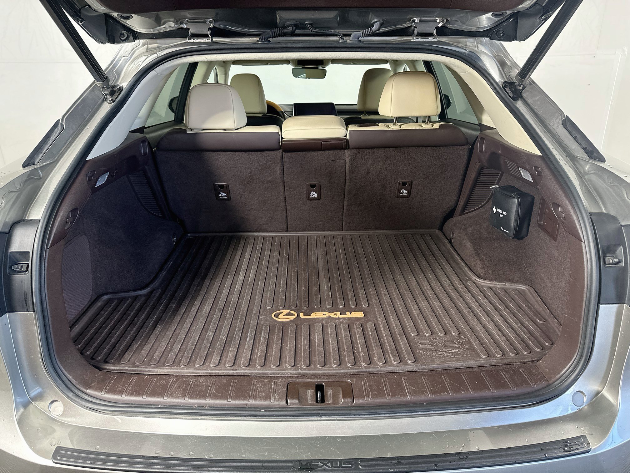 Used 2019 Atomic Silver Lexus 450h image 26