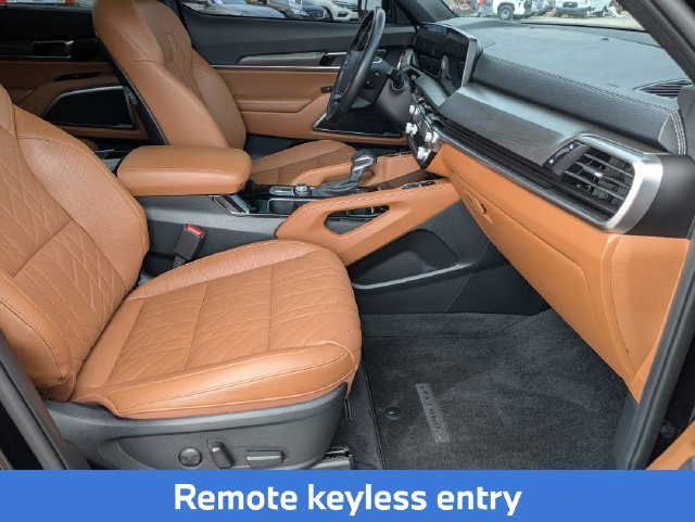 Used 2025 Black Kia EX X-Line image 28