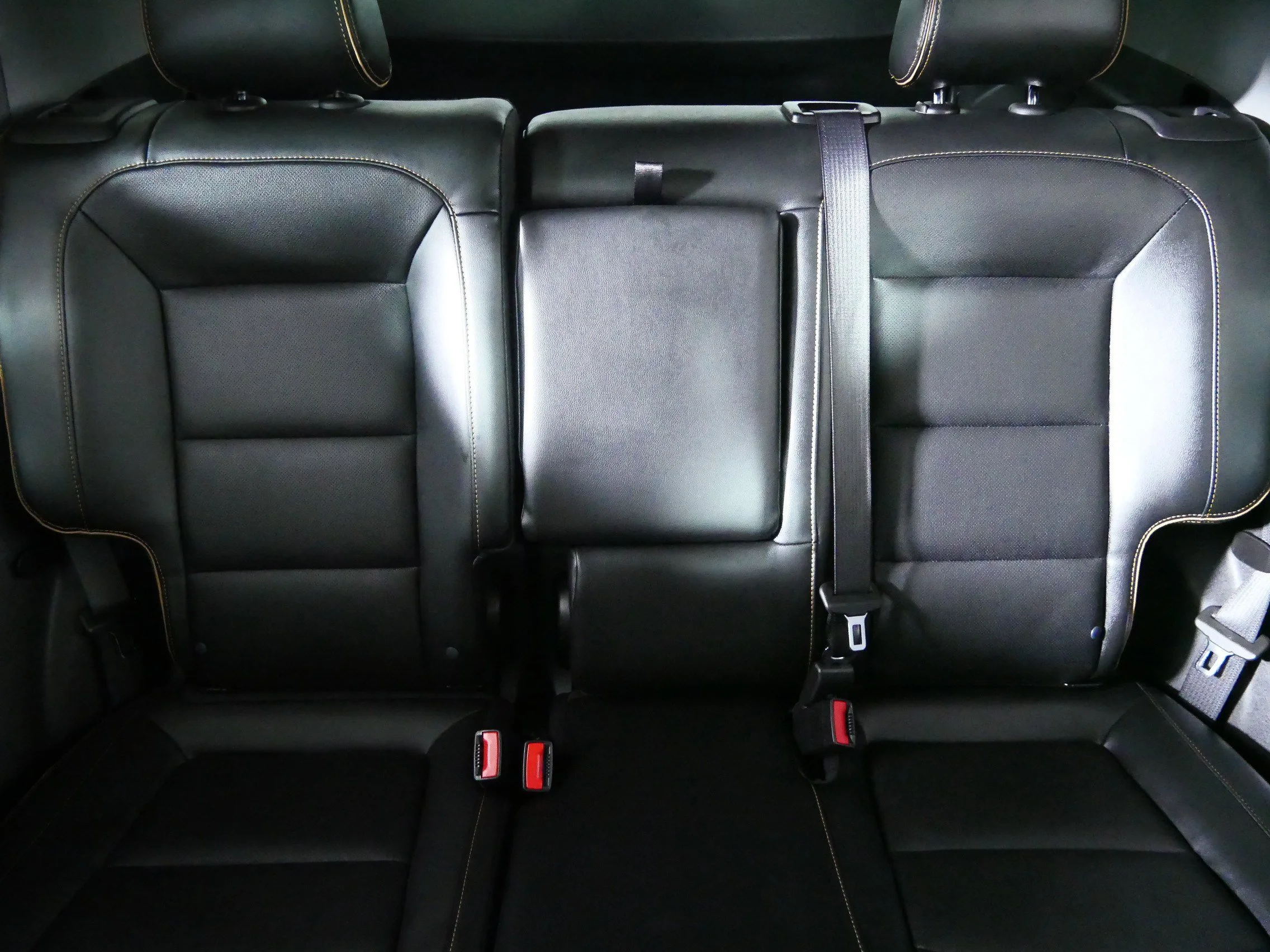 Used 2022 Summit White GMC AT4 image 13