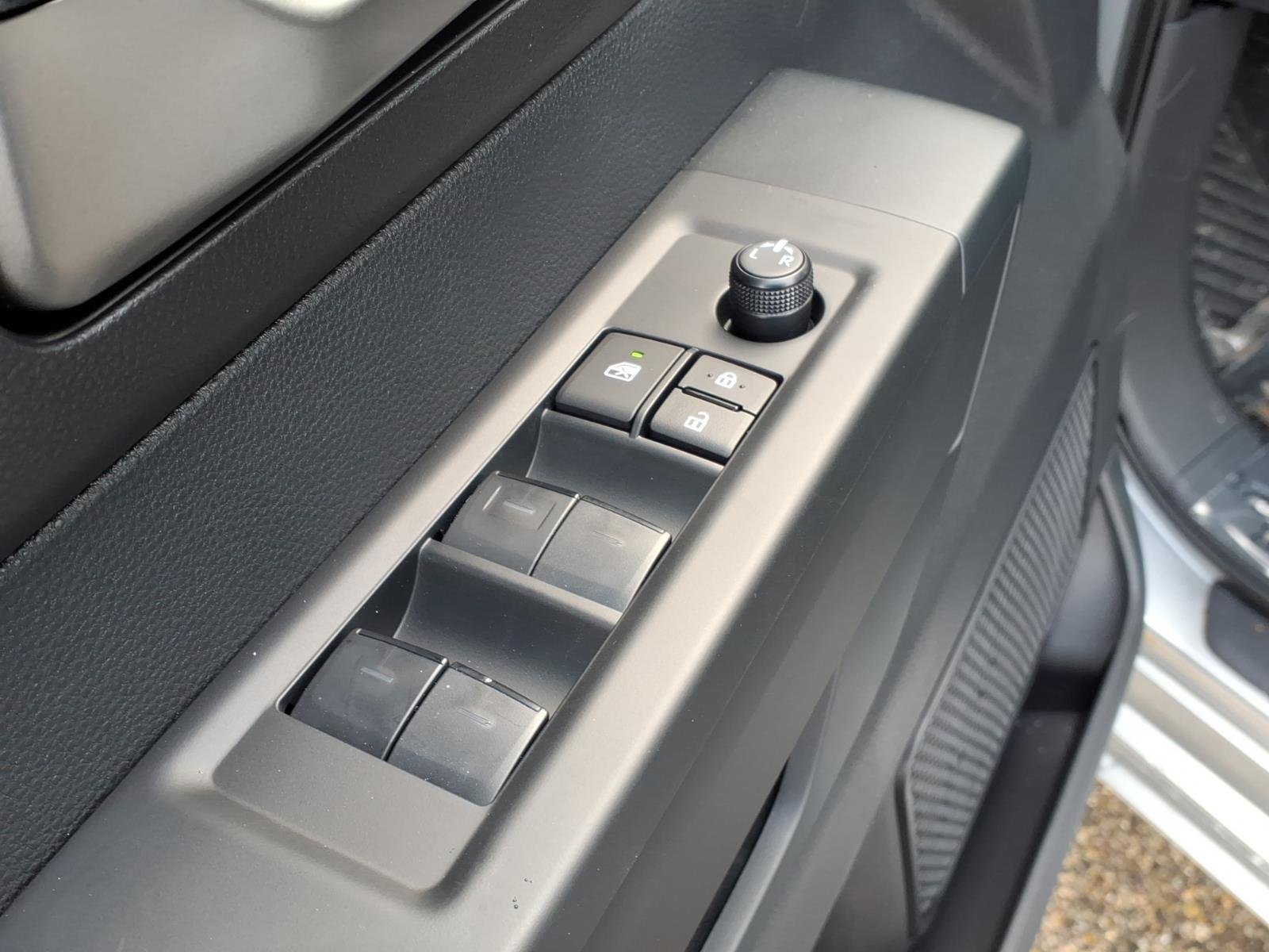 2026 Toyota Tundra SR5 - Photo 6